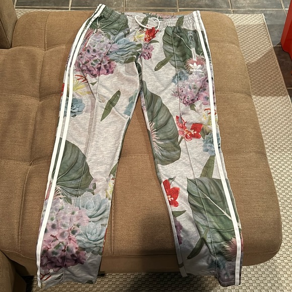 Sporty pants - Picture 2 of 3